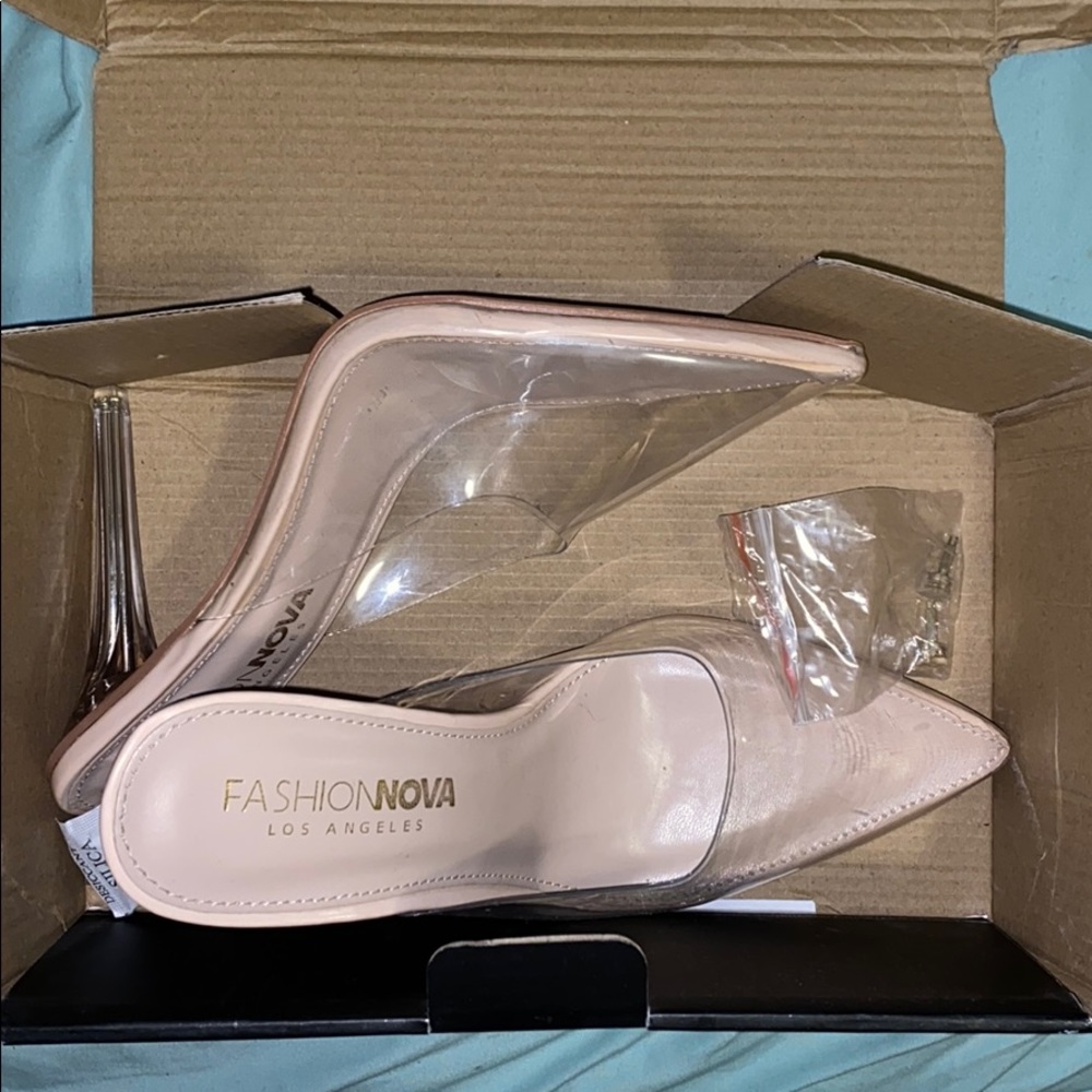 Fashion nova clear pump